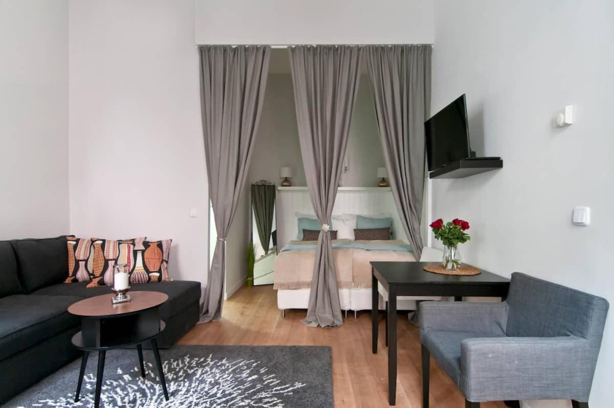 Ferienwohnung ⍟Luxurious And Bright⍟ 5 Min Walk To City Center Wien Exterior foto