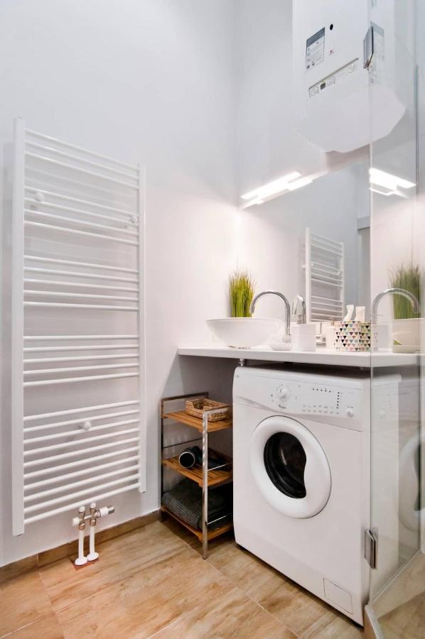 Ferienwohnung ⍟Luxurious And Bright⍟ 5 Min Walk To City Center Wien Exterior foto